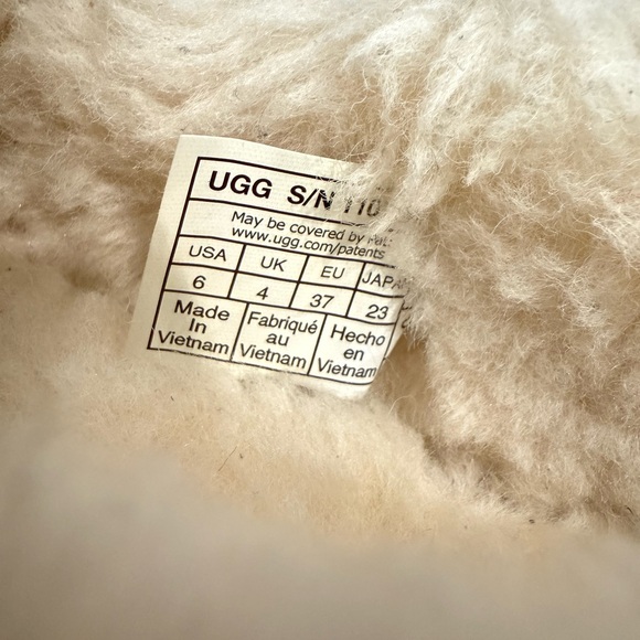 UGG | Dakota Slipper Black Suede Women's 6 - Picture 6 of 6